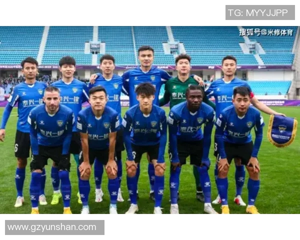 阿迪达斯足球广告展现激情与团队精神引领未来足球潮流 阿迪达斯足球广告展现激情与团队精神引领未来足球潮流